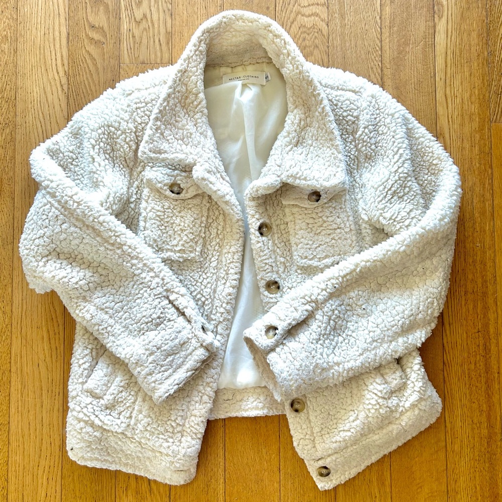 Nectar Clothing - Cream fuzzy button up jacket with tortoise buttons. Size small